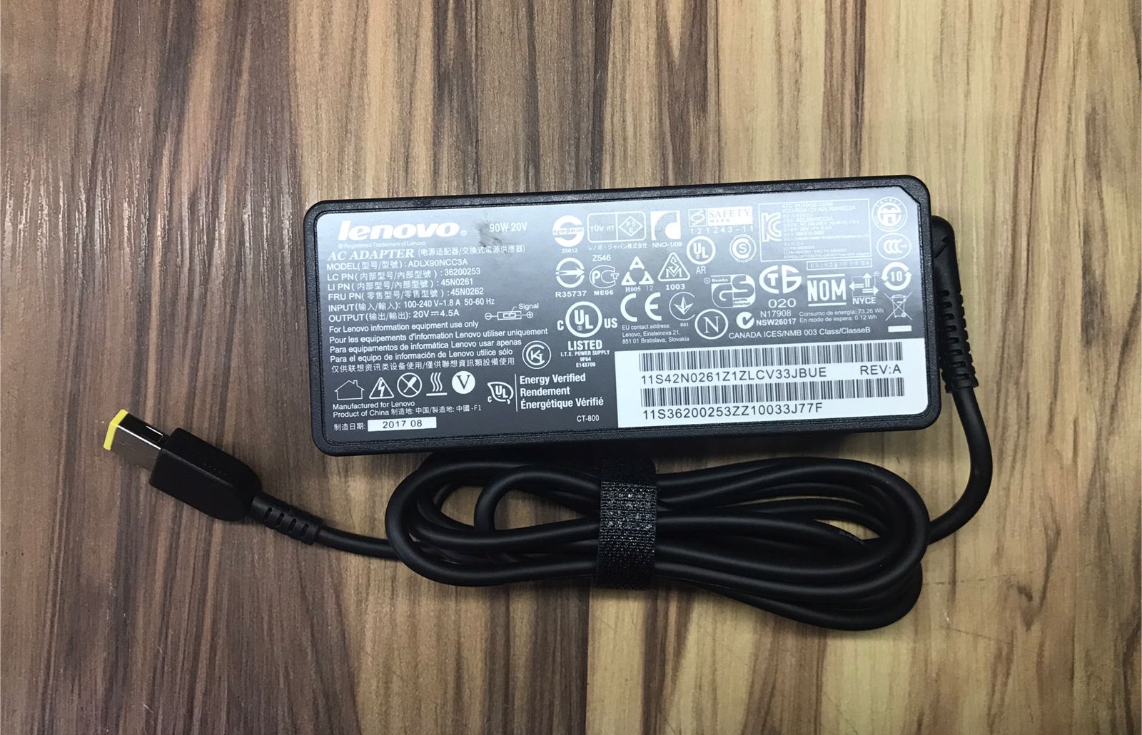 Adaptor Lenovo Original 20V 4.5A DC : USB
