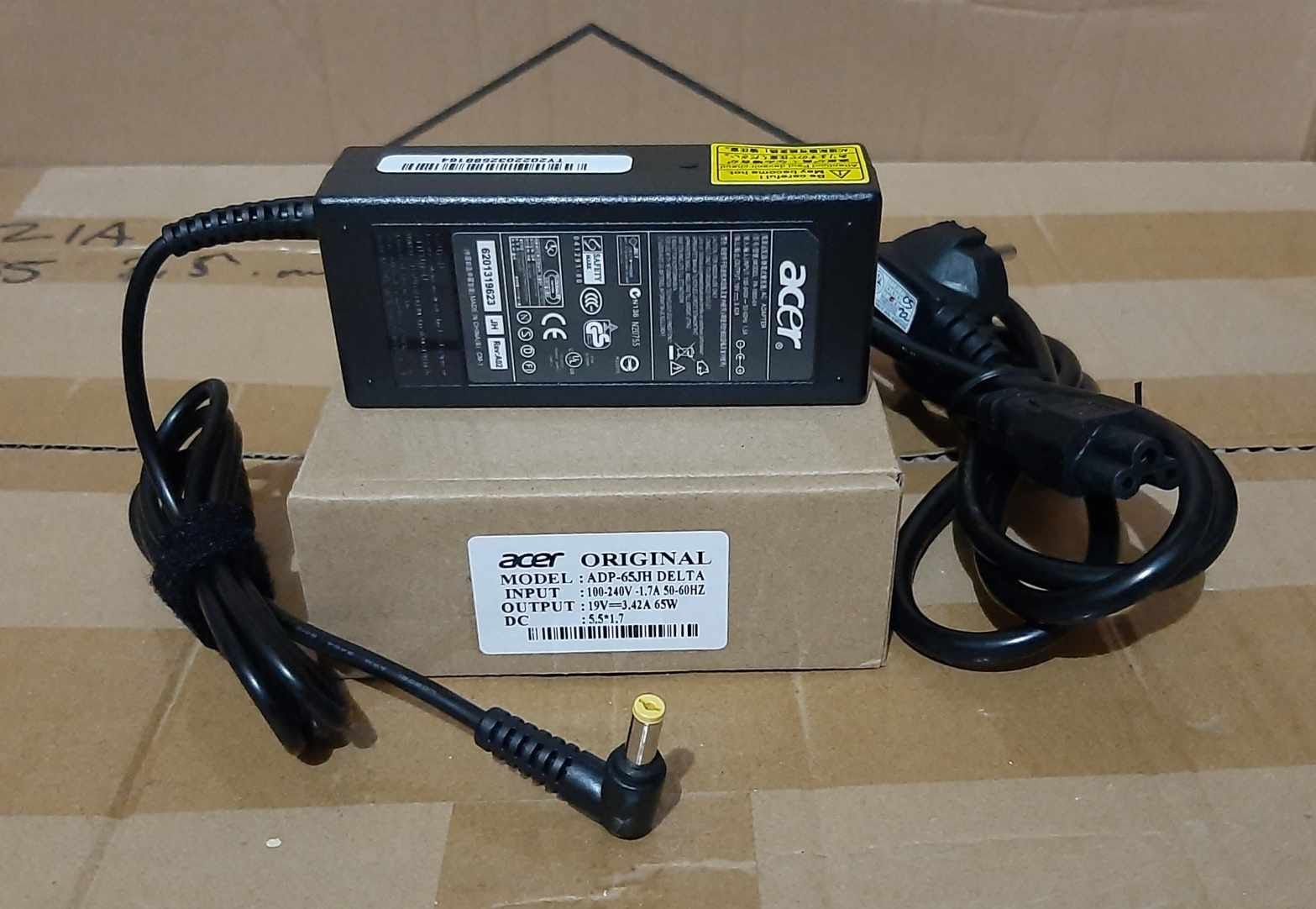 Adaptor Acer Original 19v 3.42 A dc : 5.5 x 1.7 mm